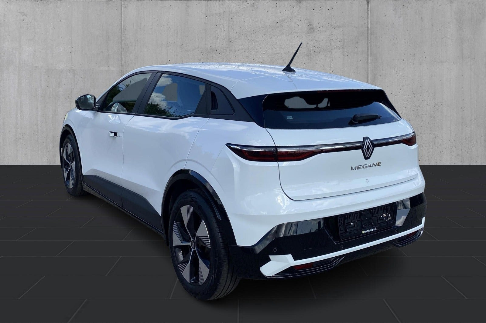 Hvid Renault Megane E-Tech fra 2023
