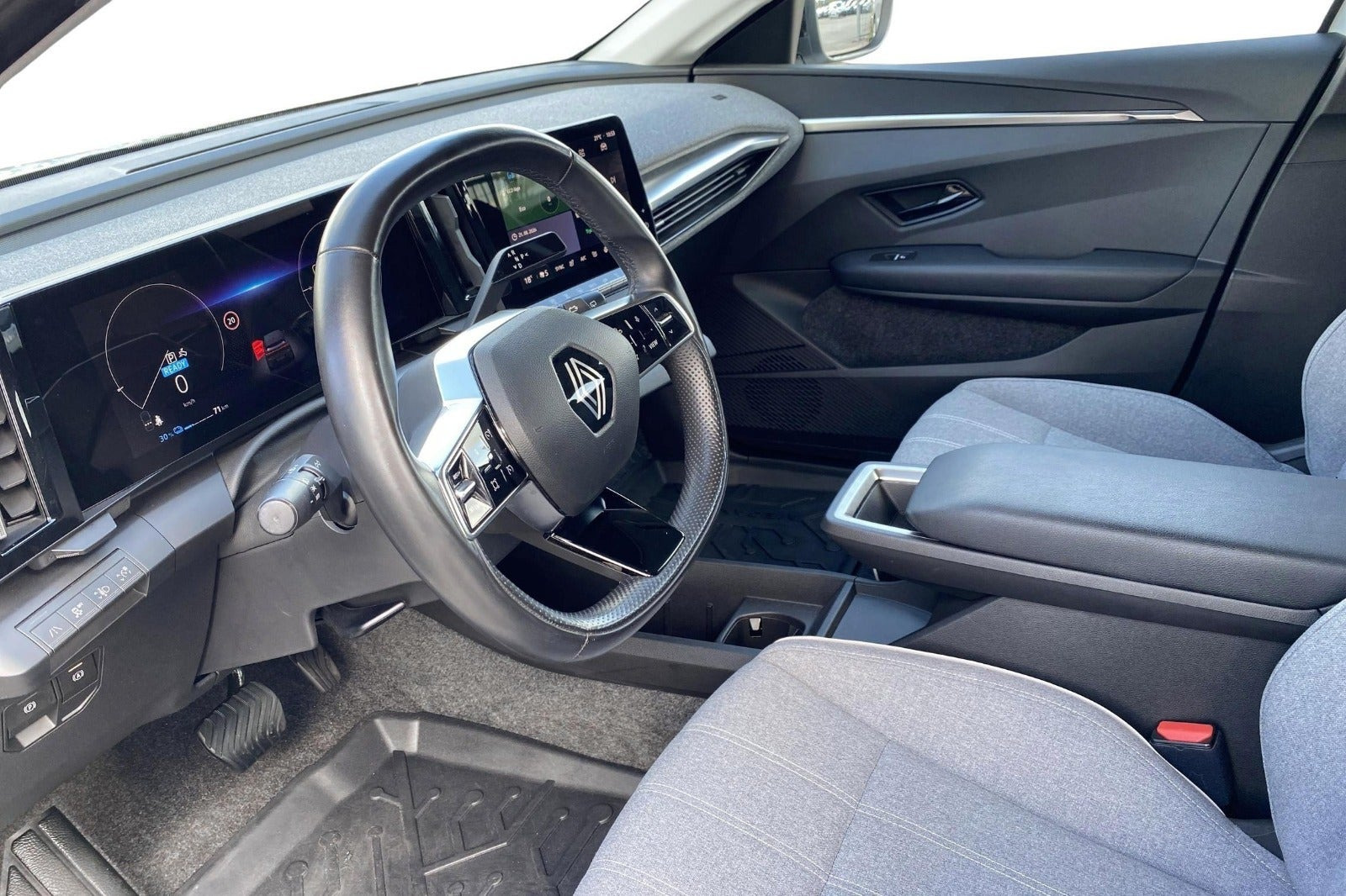 Hvid Renault Megane E-Tech fra 2023