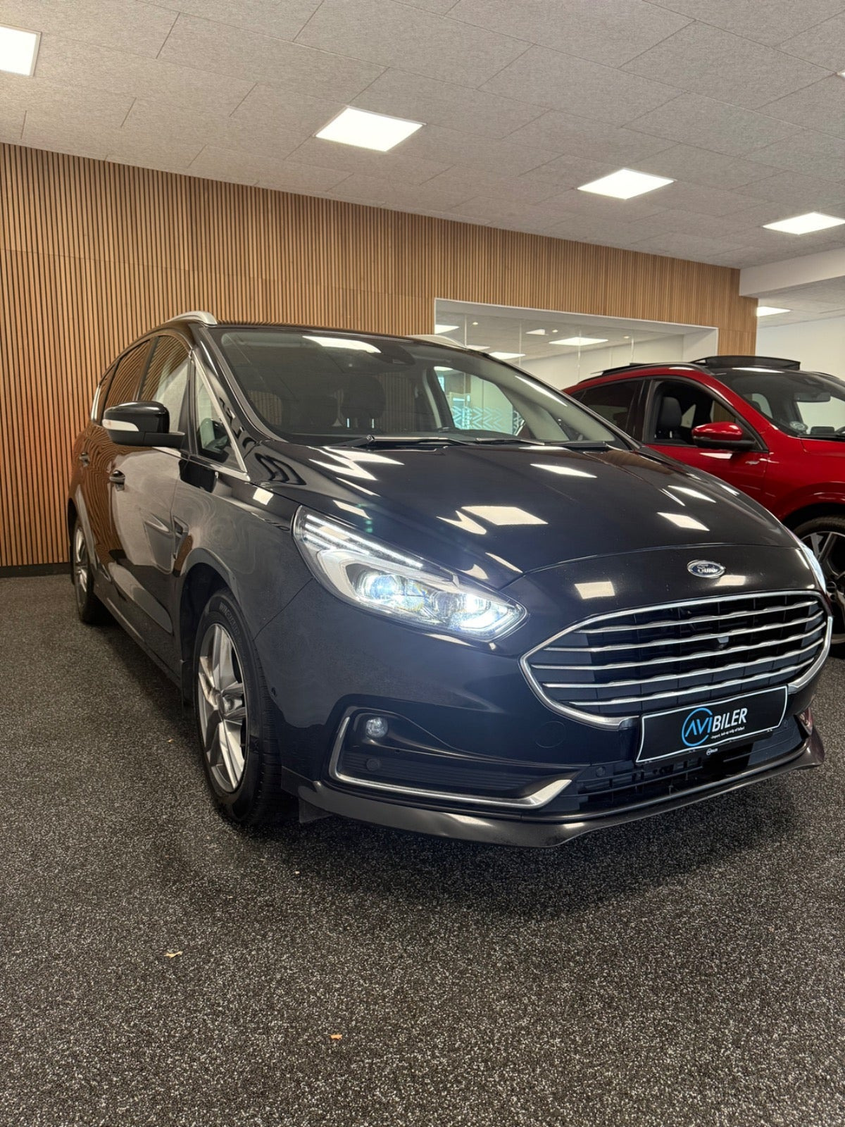 Sort Ford S-MAX fra 2020
