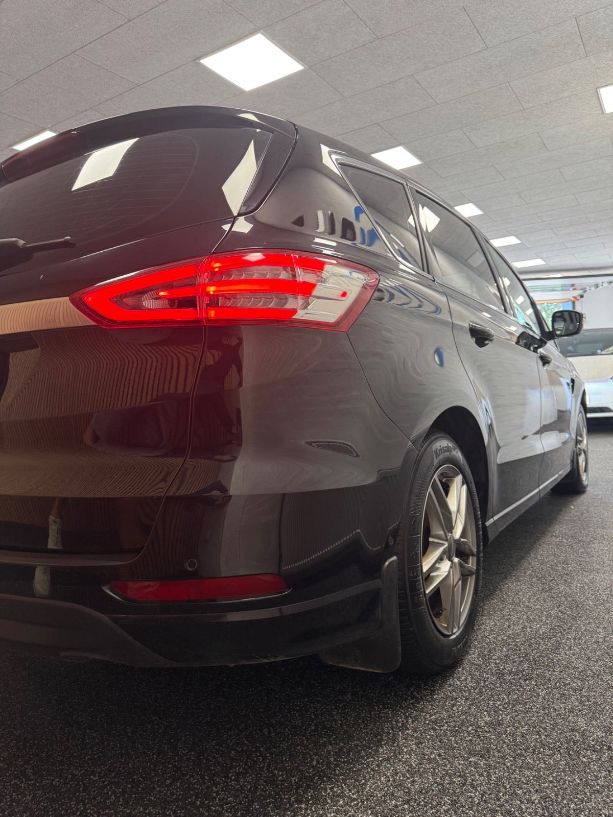 Sort Ford S-MAX fra 2020
