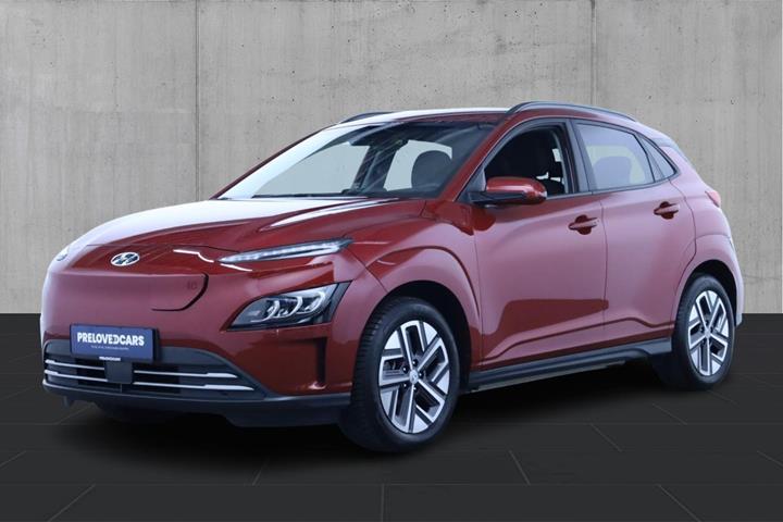 Rød Hyundai Kona fra 2022 set udefra