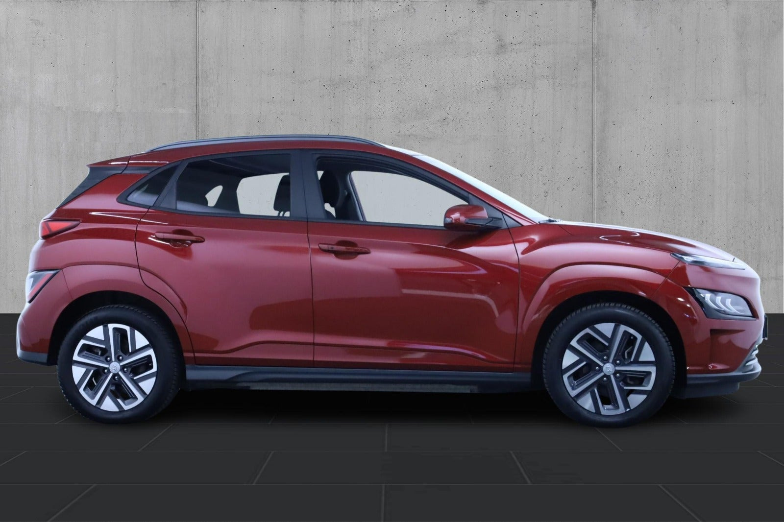 Rød Hyundai Kona fra 2022