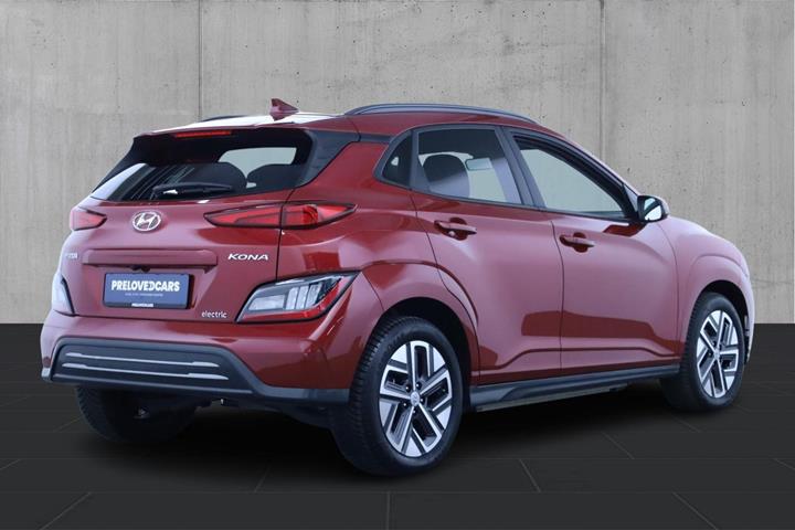Rød Hyundai Kona fra 2022