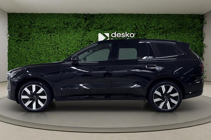 Sort Volvo EX90 fra 2025
