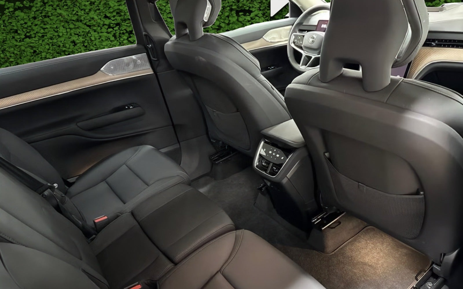 Sort Volvo EX90 fra 2025