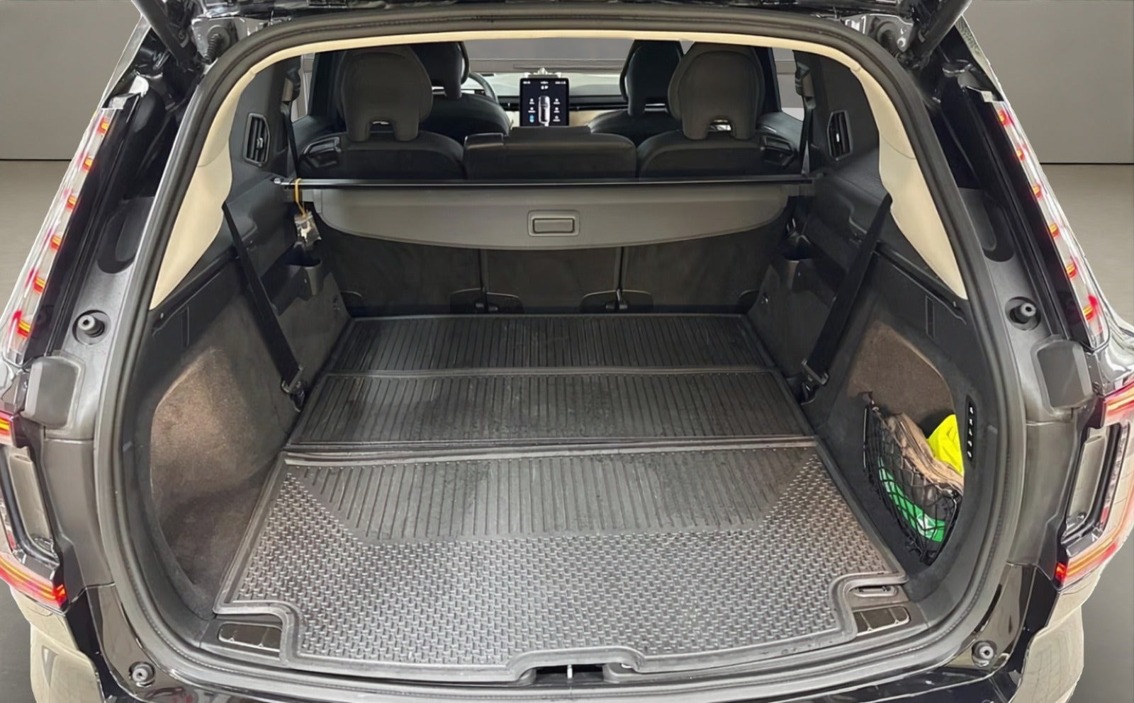 Sort Volvo EX90 fra 2025