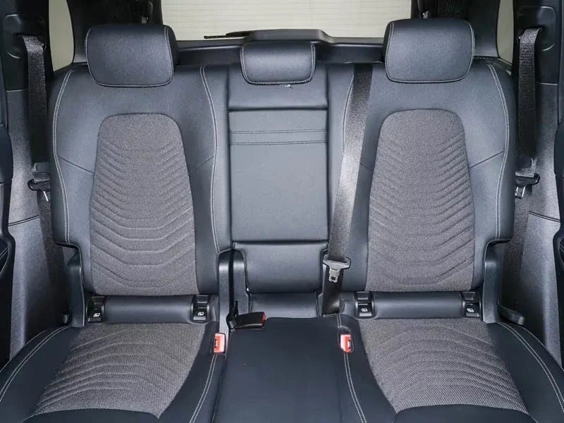 Grå Mercedes EQB250+ fra 2025