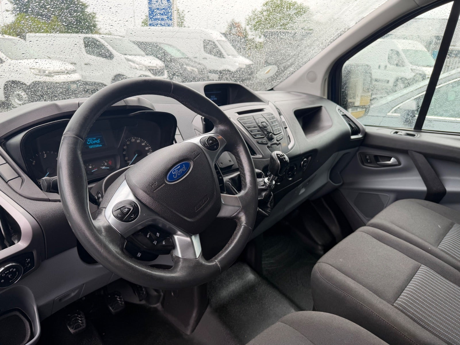 Gul Ford Transit Custom 270 L1 fra 2015