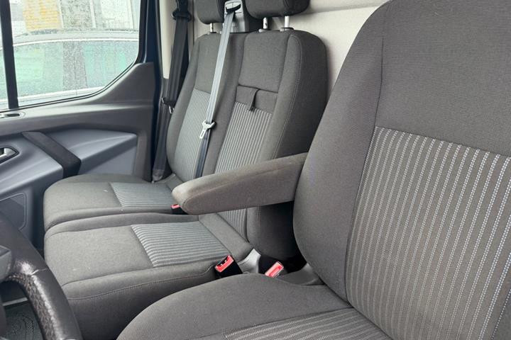 Gul Ford Transit Custom 270 L1 fra 2015