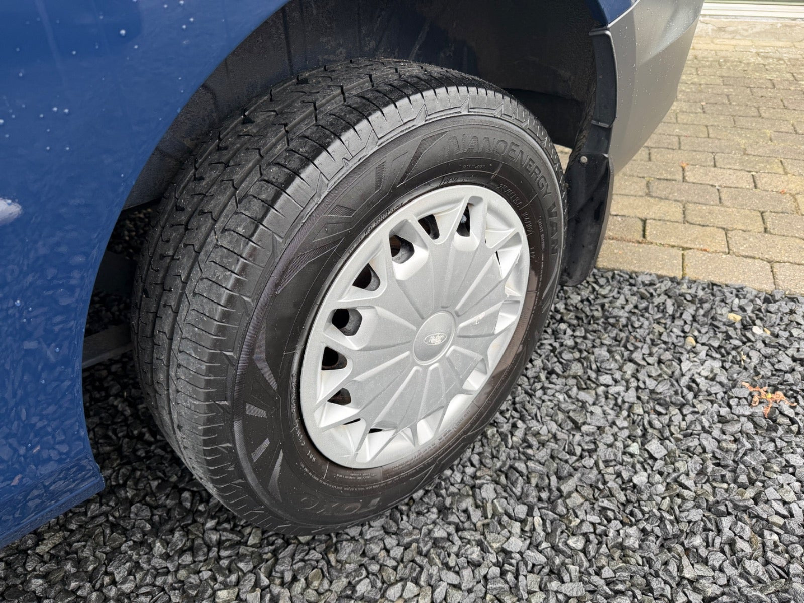 Gul Ford Transit Custom 270 L1 fra 2015