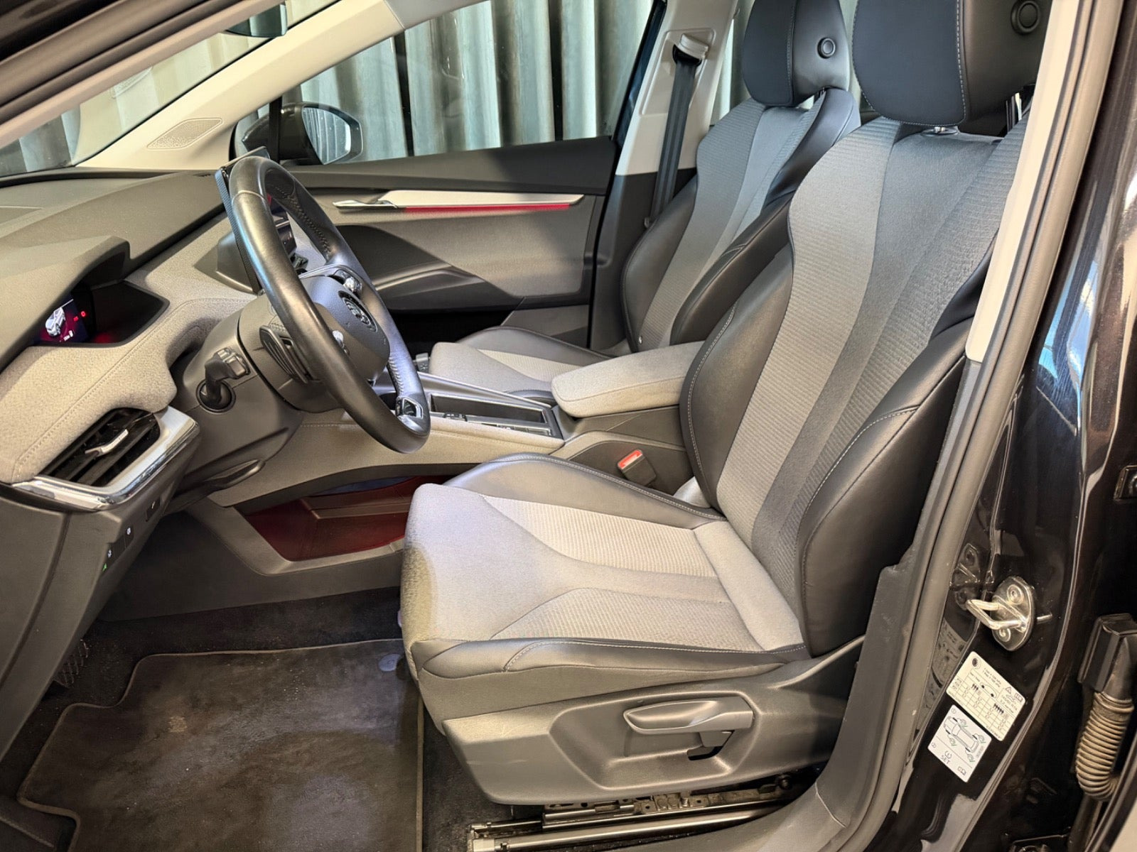 Sort Skoda Enyaq fra 2022