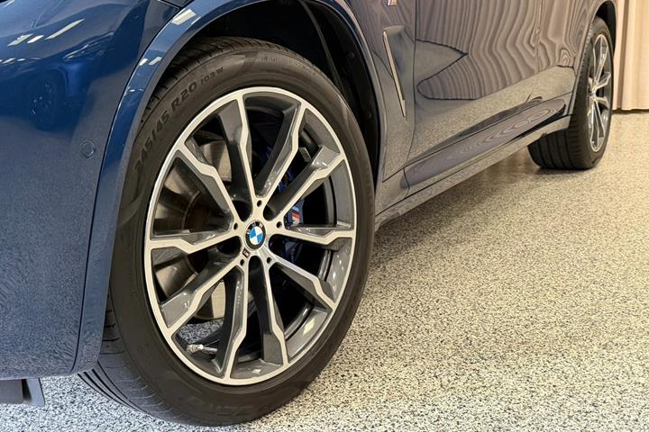 Blå BMW X3 fra 2018