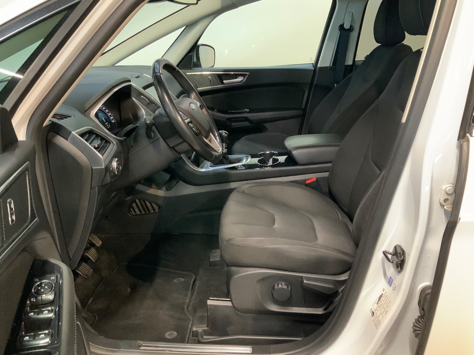 Hvid Ford S-MAX fra 2018