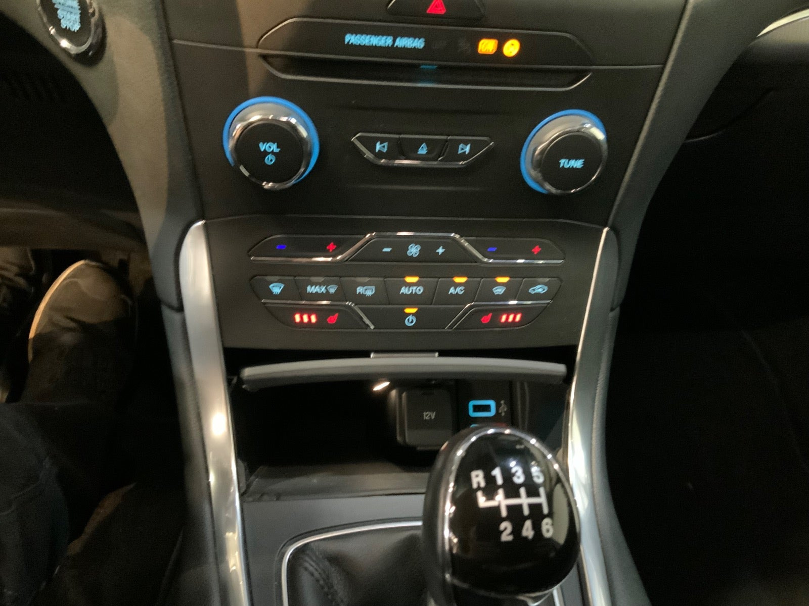 Hvid Ford S-MAX fra 2018