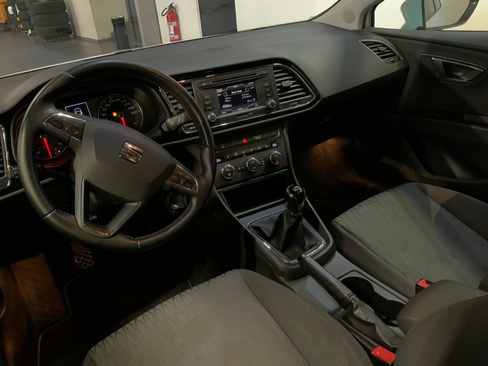 Hvid Seat Leon fra 2015
