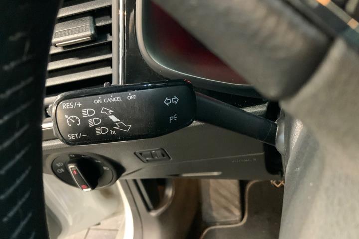 Hvid Seat Leon fra 2015