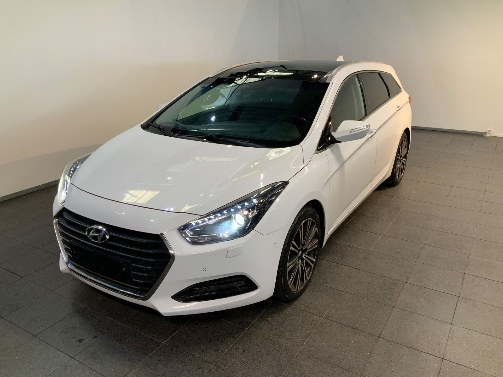 Hyundai i40 1,7 CRDi 141 Premium CW DCT