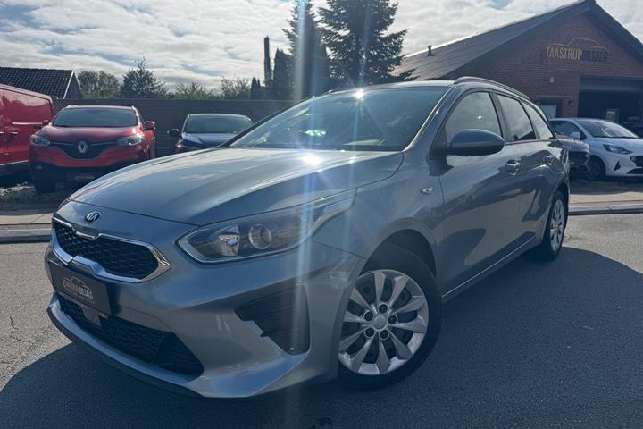 undefined Kia Ceed fra 2019 set udefra