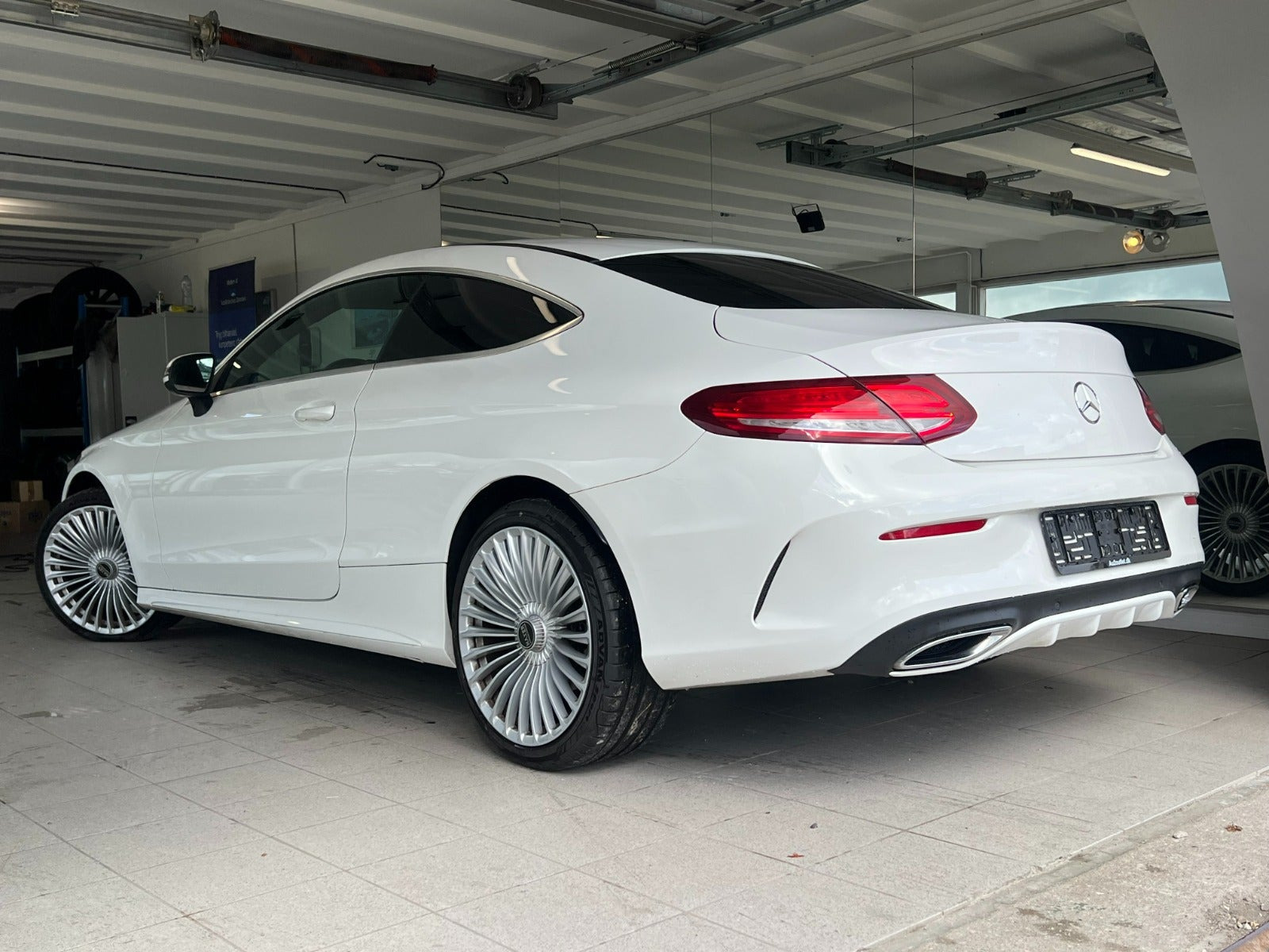 Hvid Mercedes C220 d fra 2017