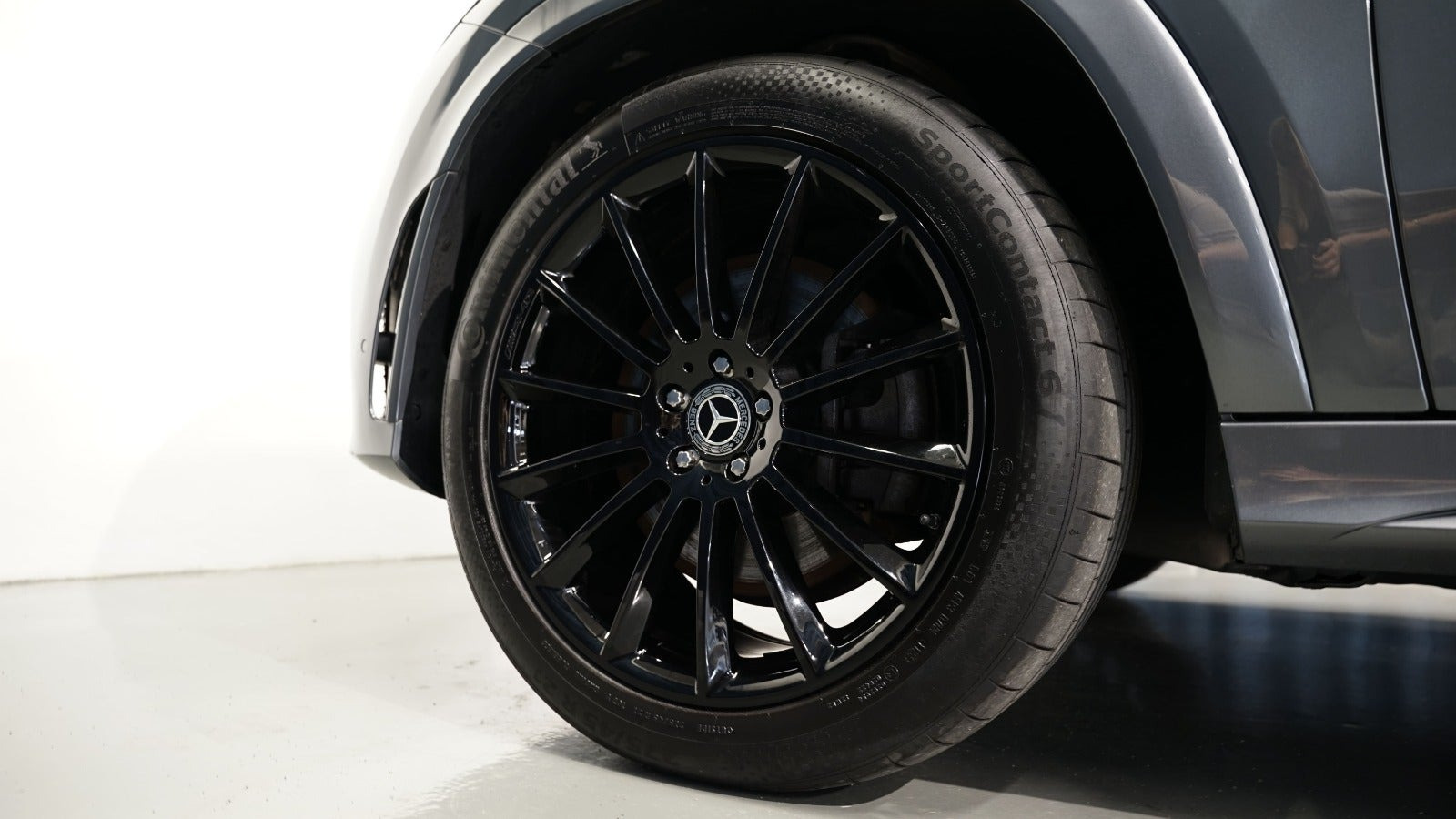 Grå Mercedes GLE350 de fra 2022