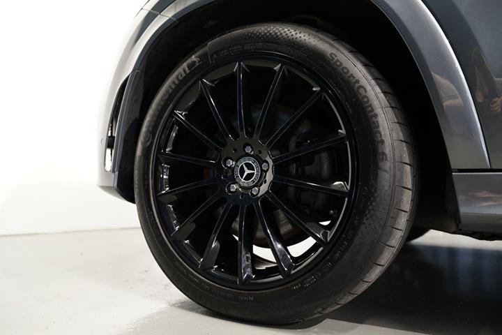 Grå Mercedes GLE350 de fra 2022
