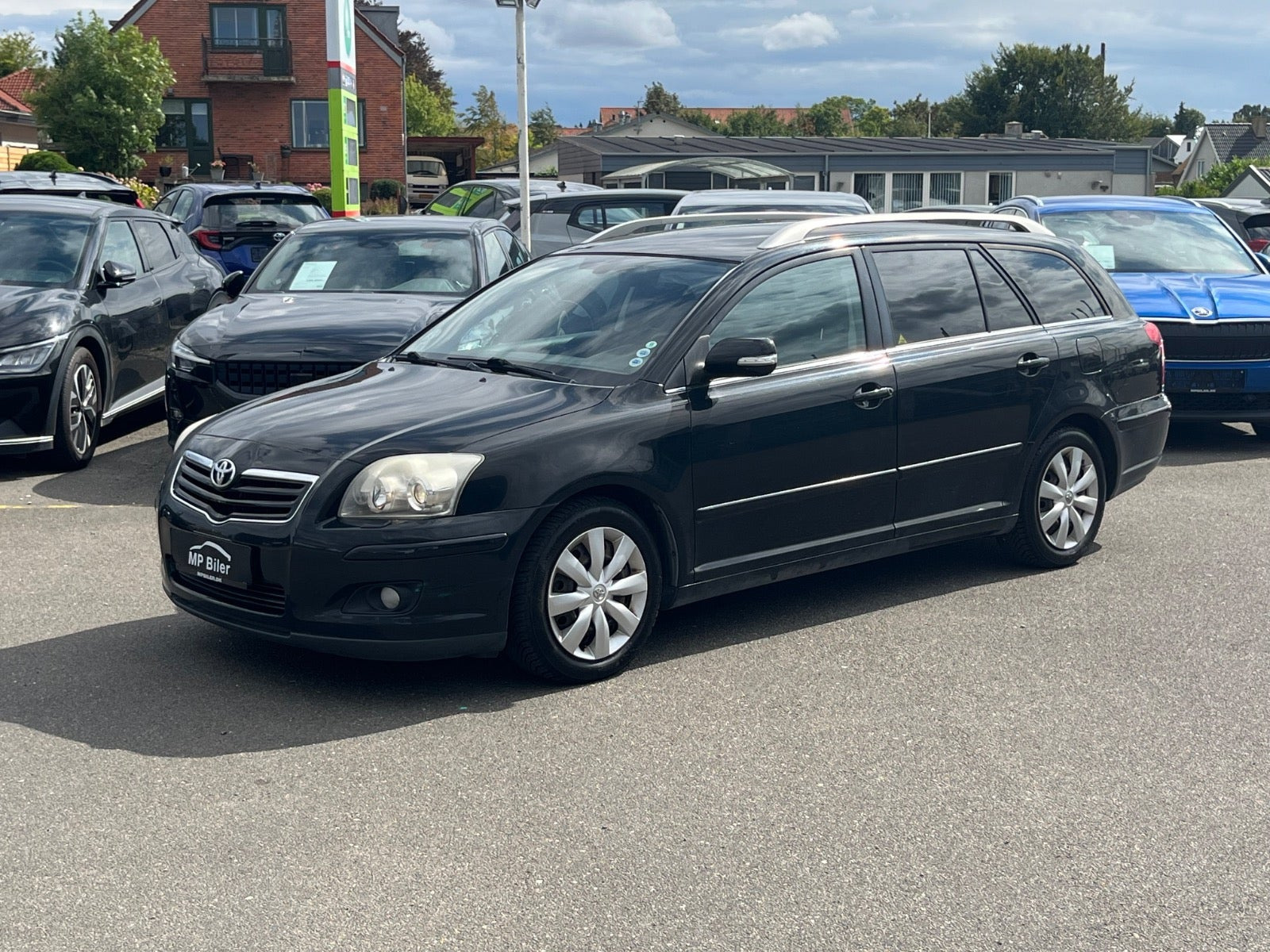 Sort Toyota Avensis fra 2007