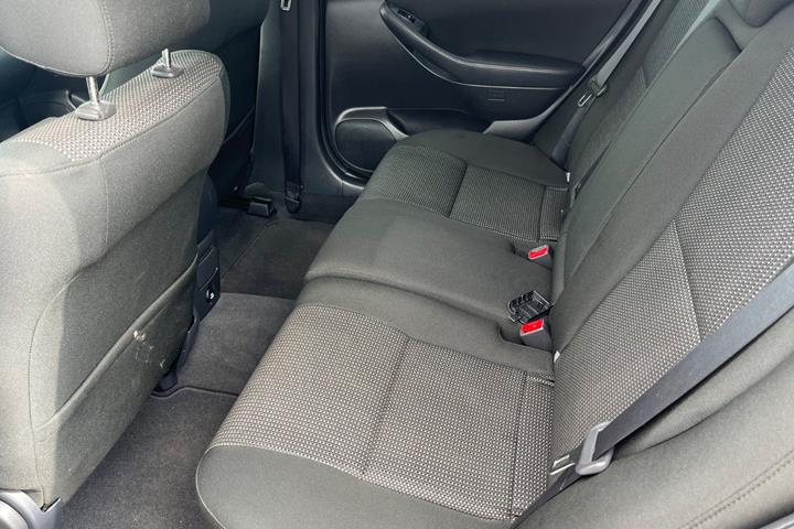 Sort Toyota Avensis fra 2007