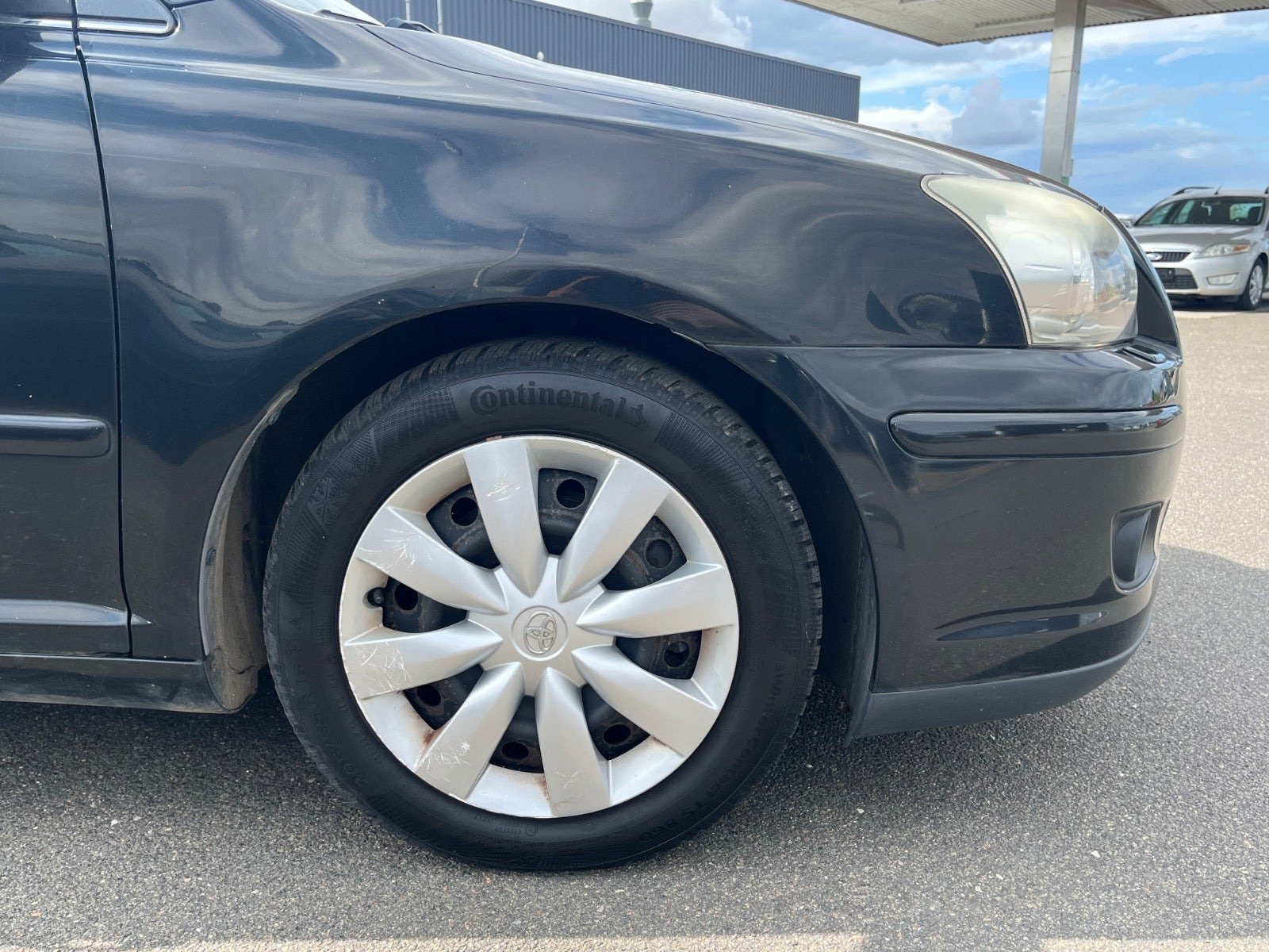 Sort Toyota Avensis fra 2007