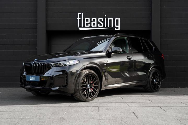 Sort BMW X5 fra 2023