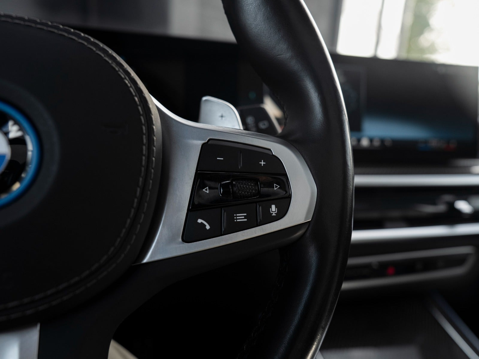 Sort BMW X5 fra 2023