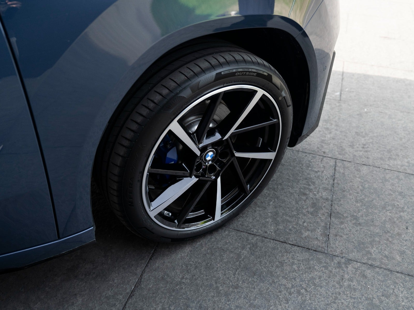 Blå BMW iX3 fra 2026
