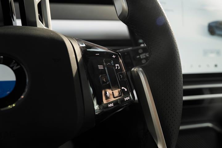Blå BMW iX3 fra 2026
