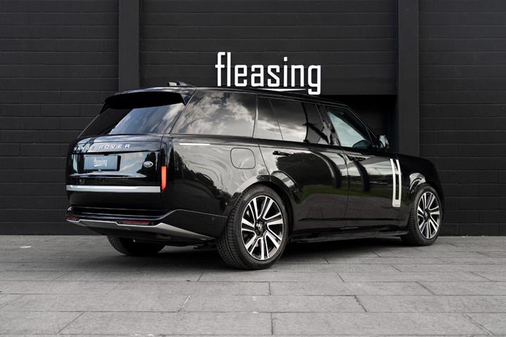 Sort Land Rover Range Rover fra 2023