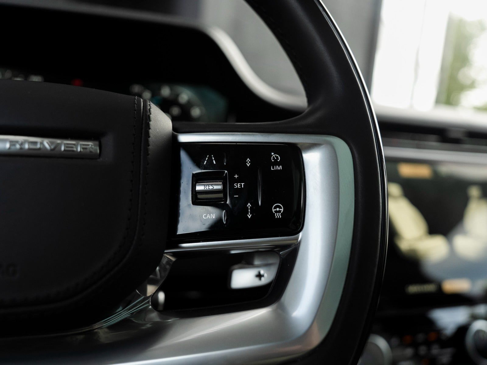 Sort Land Rover Range Rover fra 2023