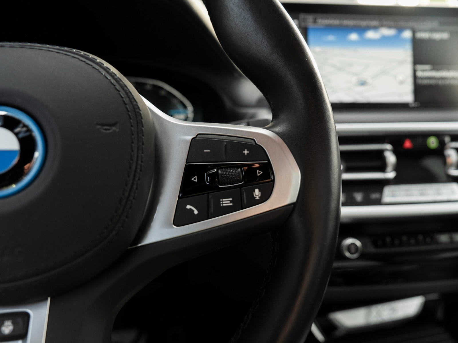 Grå BMW iX3 fra 2022