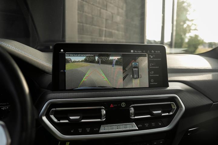 Grå BMW iX3 fra 2022