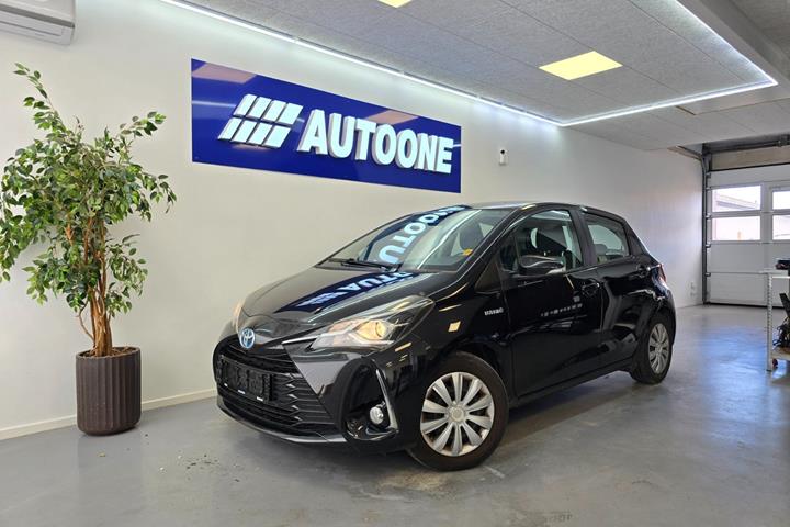 Sort Toyota Yaris fra 2017
