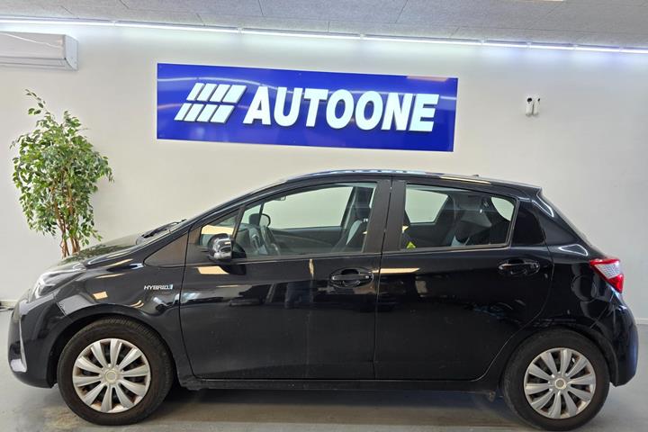 Sort Toyota Yaris fra 2017