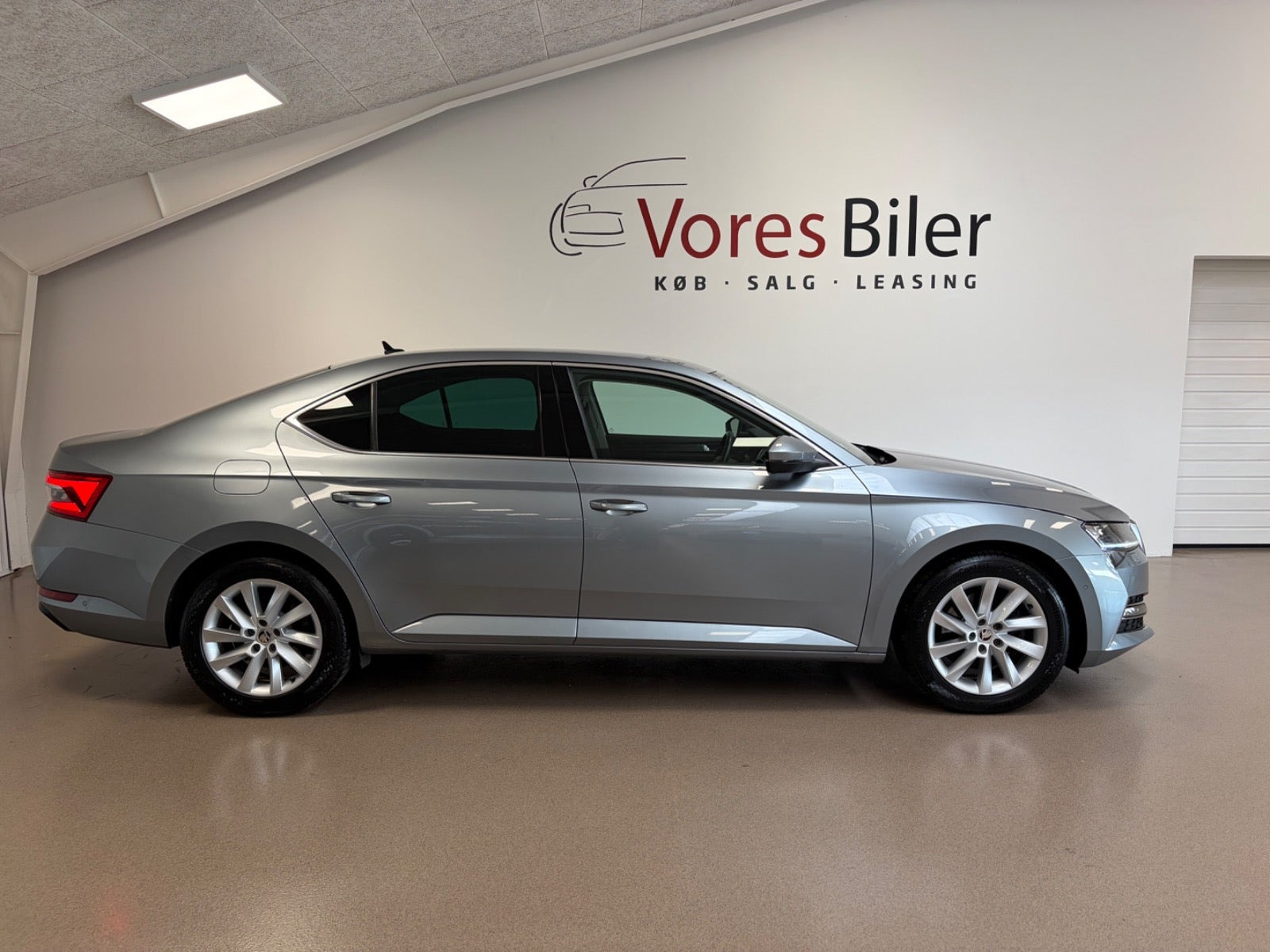 Sølv Skoda Superb fra 2020