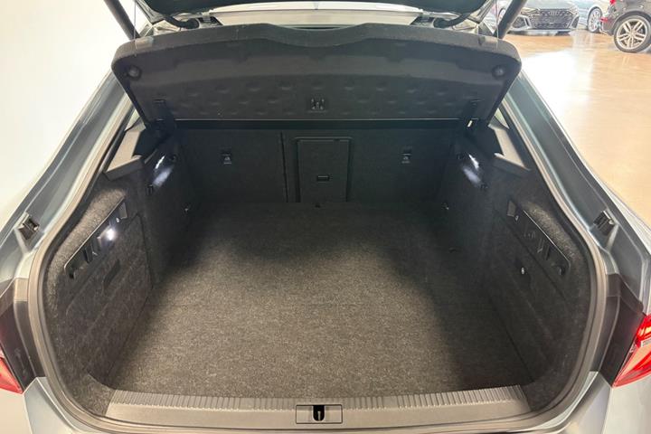 Sølv Skoda Superb fra 2020
