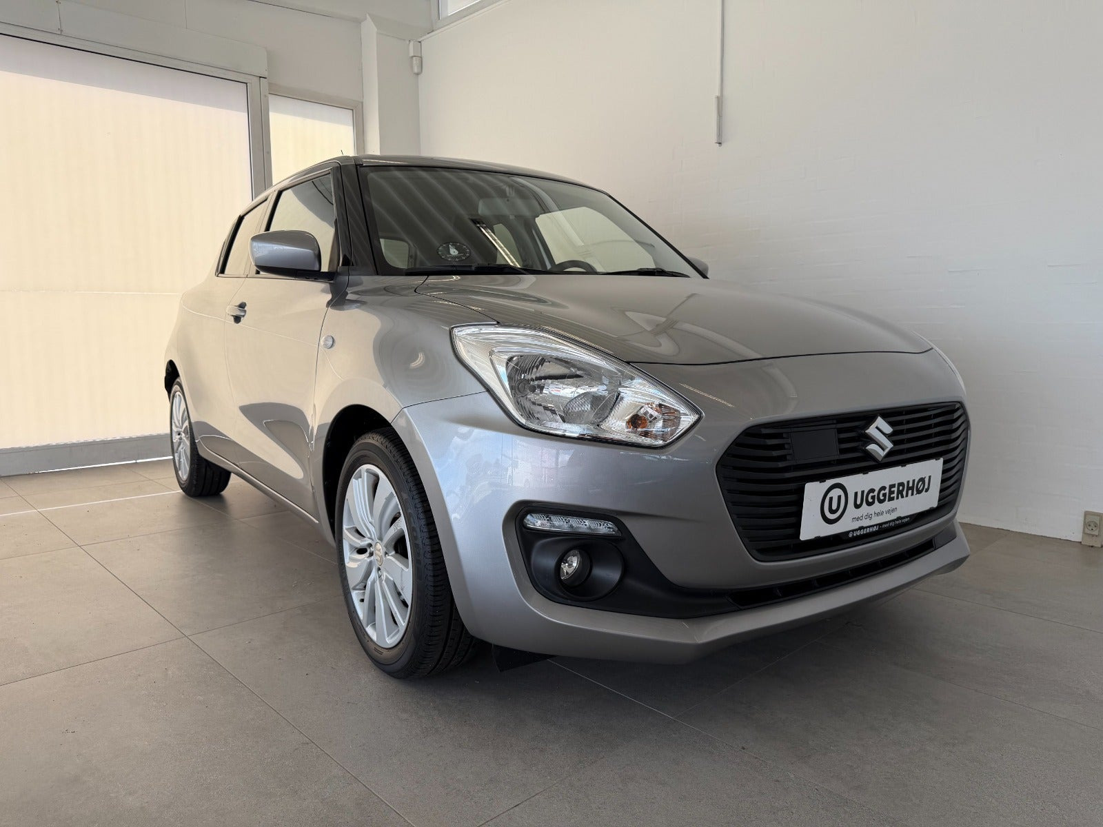 Grå Suzuki Swift fra 2020