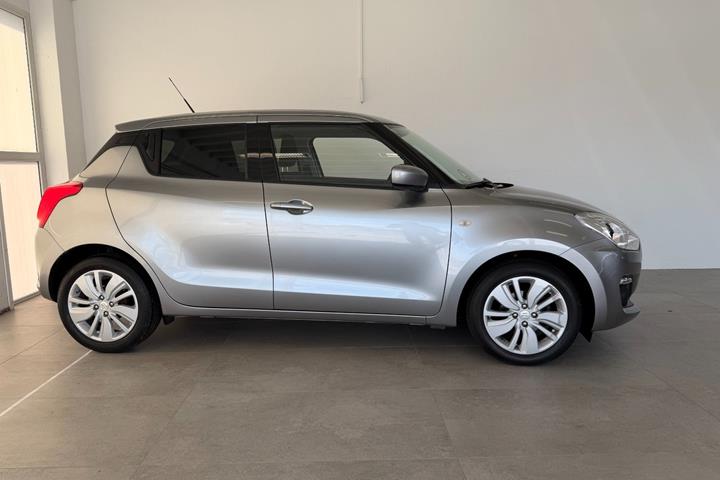 Grå Suzuki Swift fra 2020