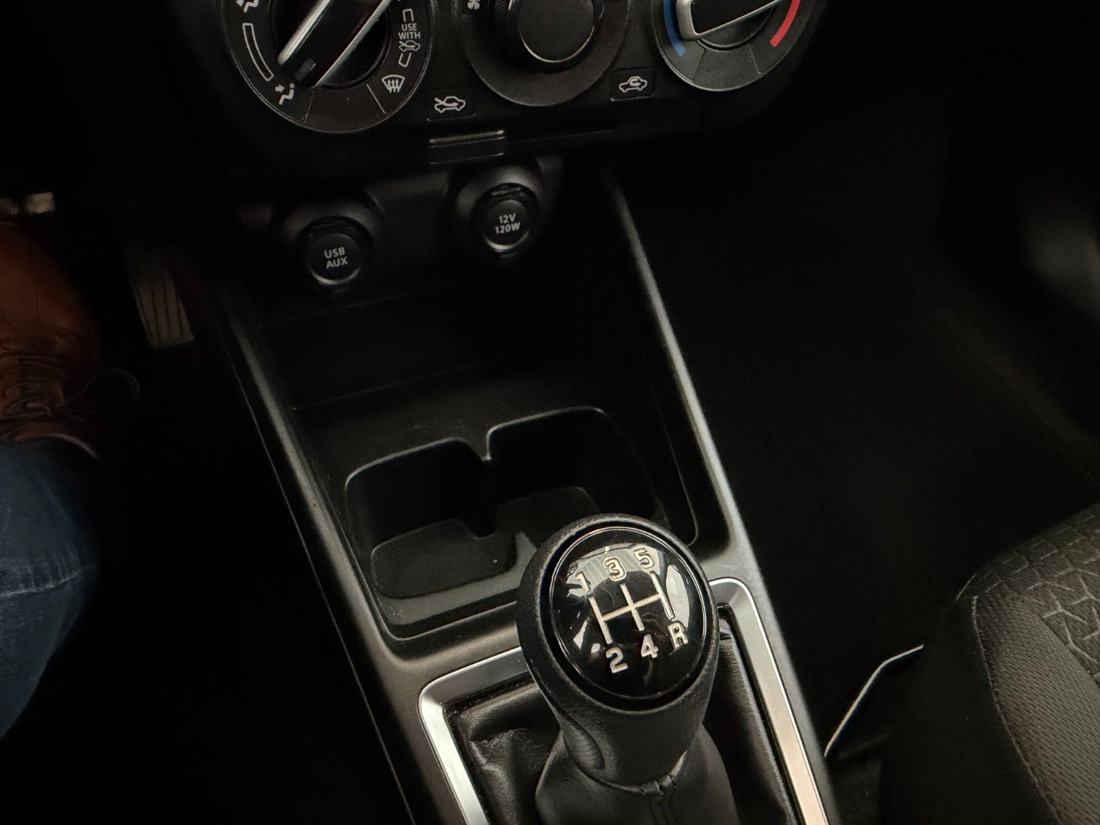 Grå Suzuki Swift fra 2020