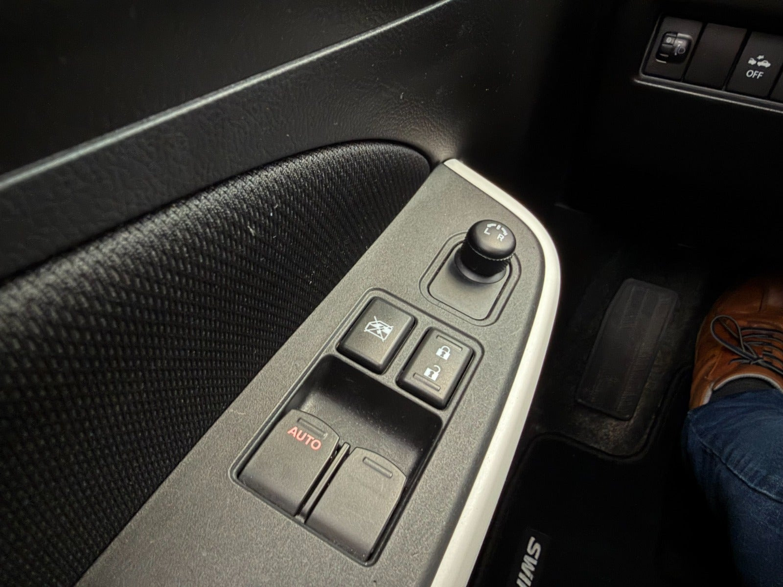 Grå Suzuki Swift fra 2020