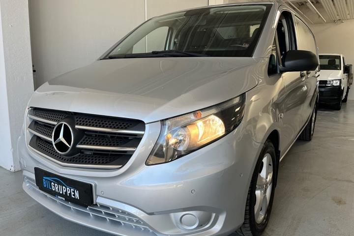 Sølv Mercedes Vito 119 fra 2018