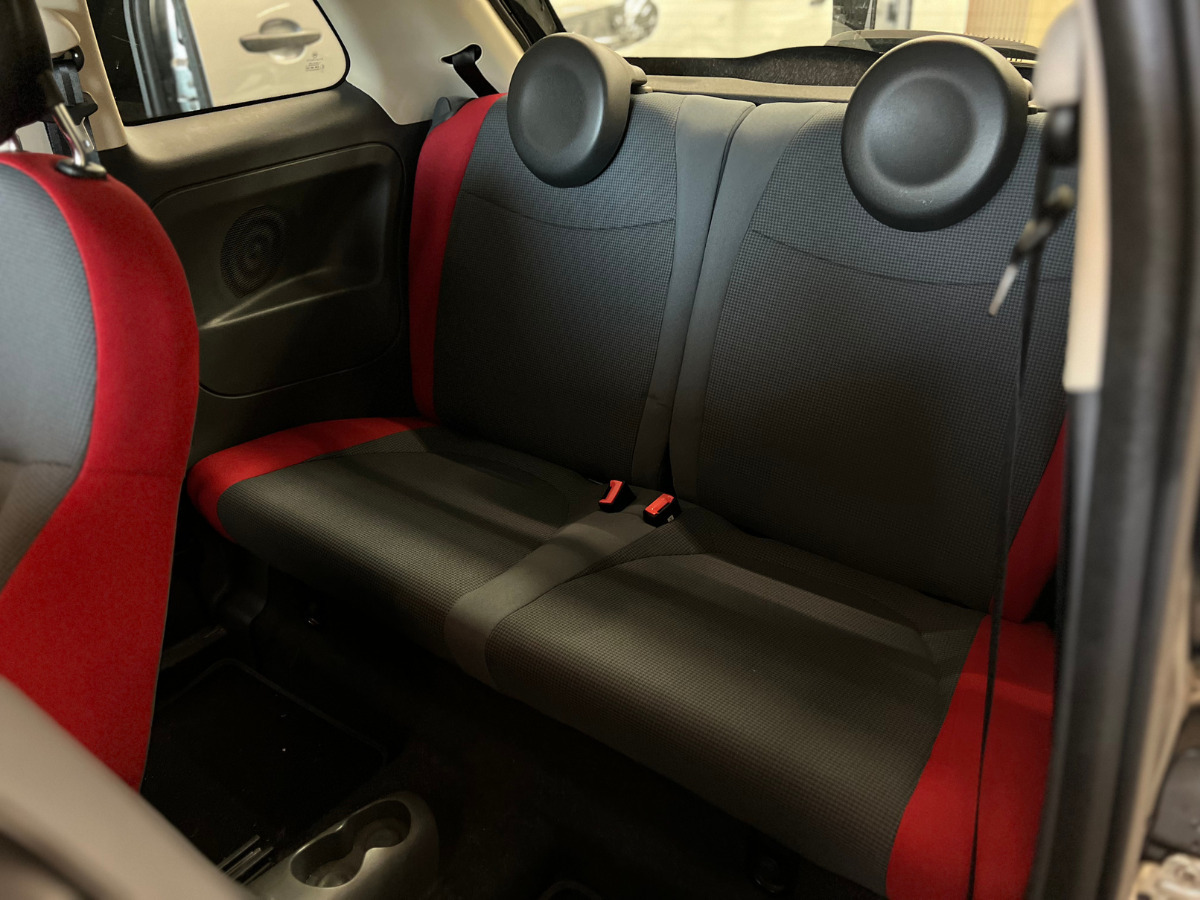 Sort Fiat 500 fra 2015