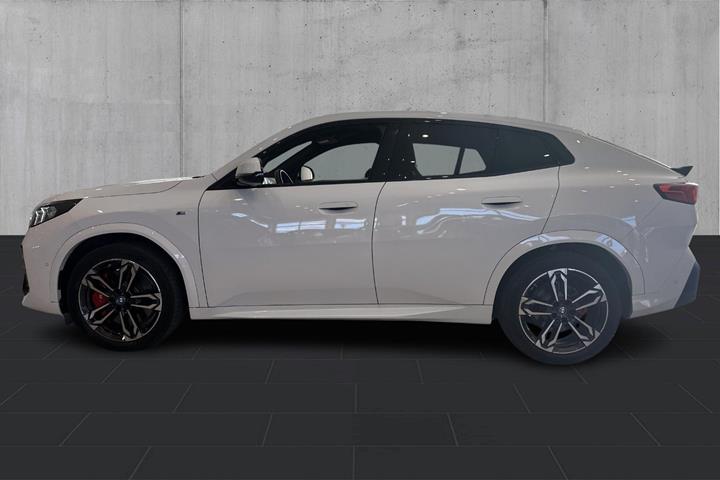 Hvid BMW iX2 fra 2025