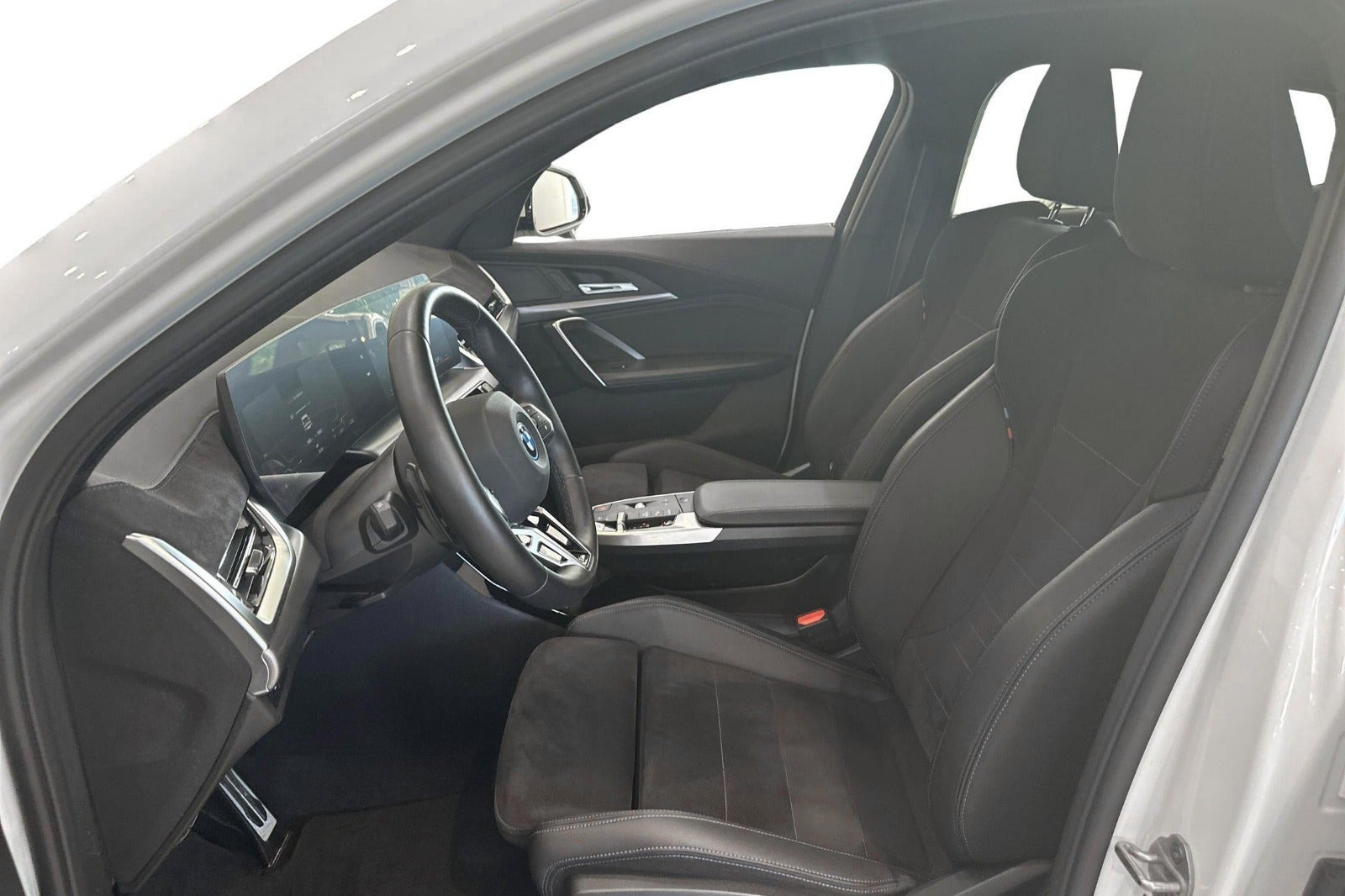 Hvid BMW iX2 fra 2025