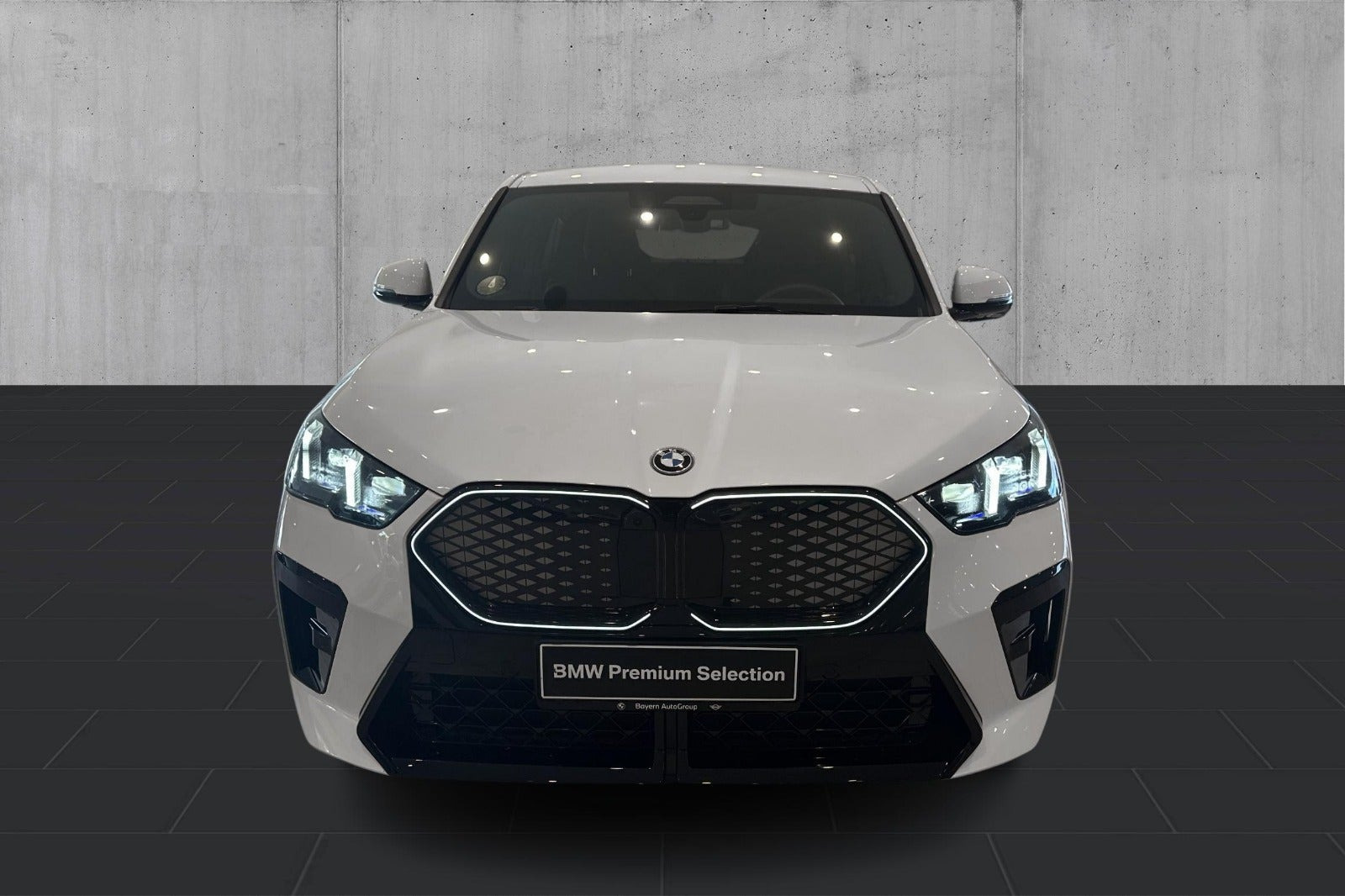 Hvid BMW iX2 fra 2025