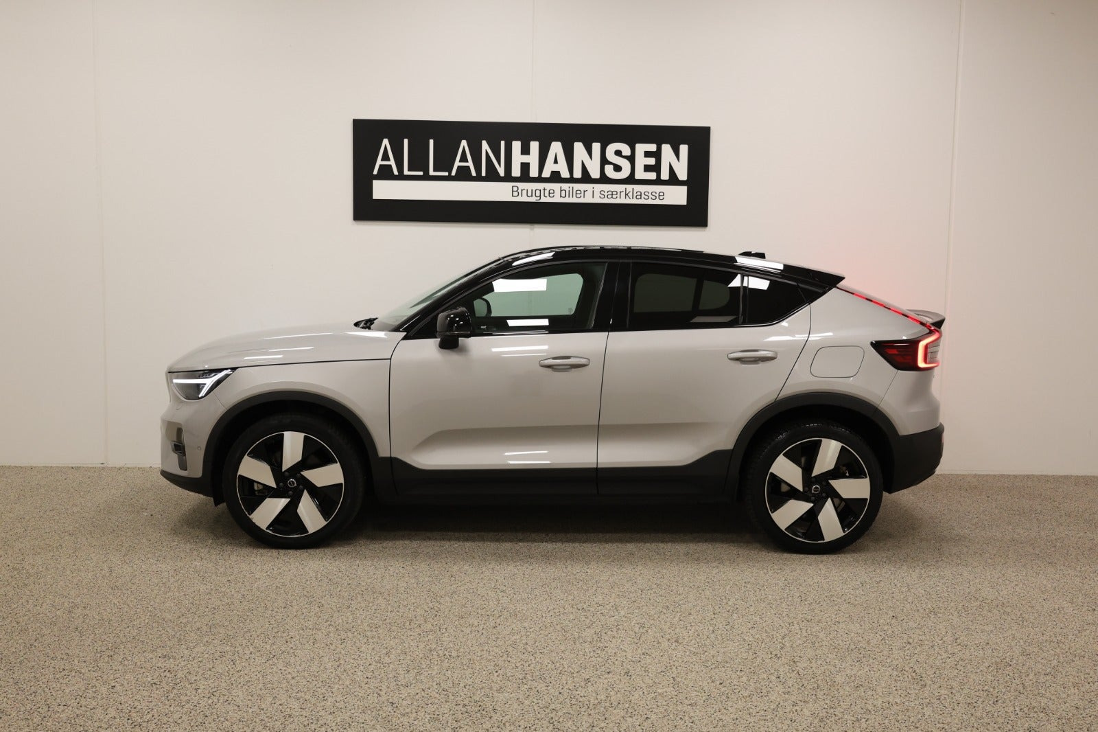 Grå Volvo C40 fra 2022